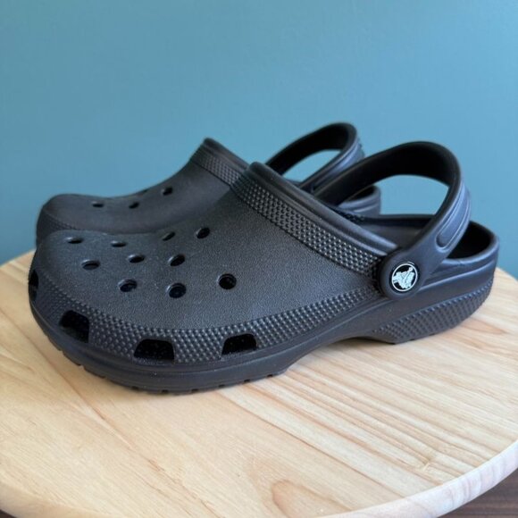 Crocs Classic Clogs Black Unisex Size 6 M / 8 W Lightweight Slip-On Comfortable - Picture 1 of 8